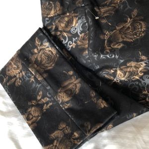 Ladies- BEAUTIFUL BLACK / FLORAL PULL-ON SLACKS
